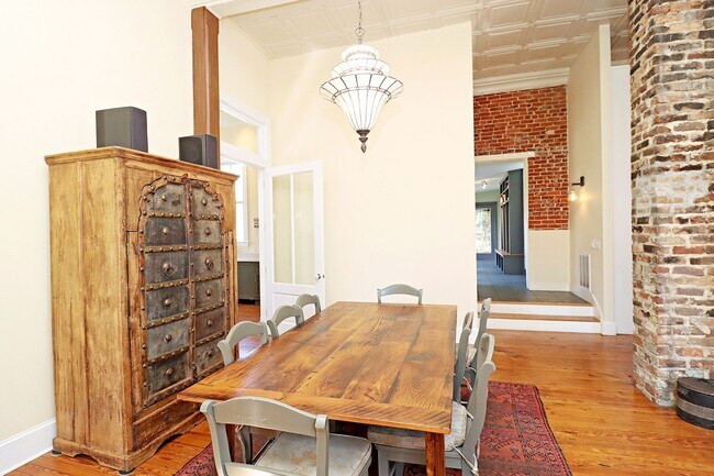 Building Photo - Beautifully Restored Ivy Residence, Fully Furnished with Utilities Included