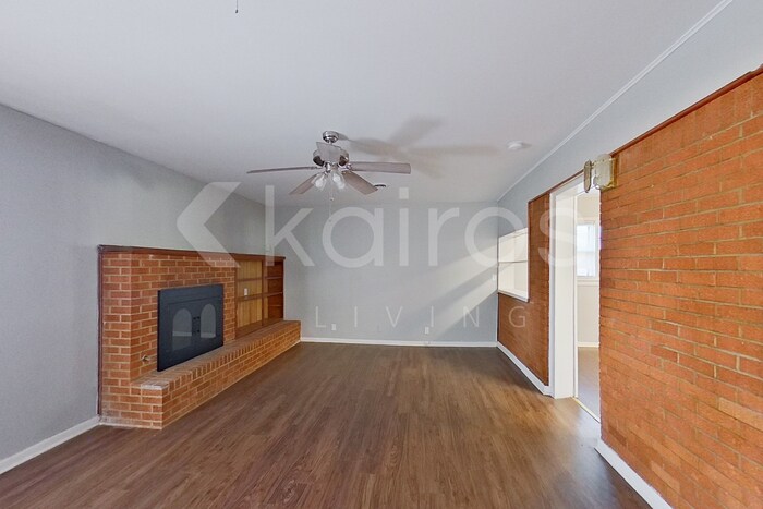 Building Photo - 5117 SW 16th Ave