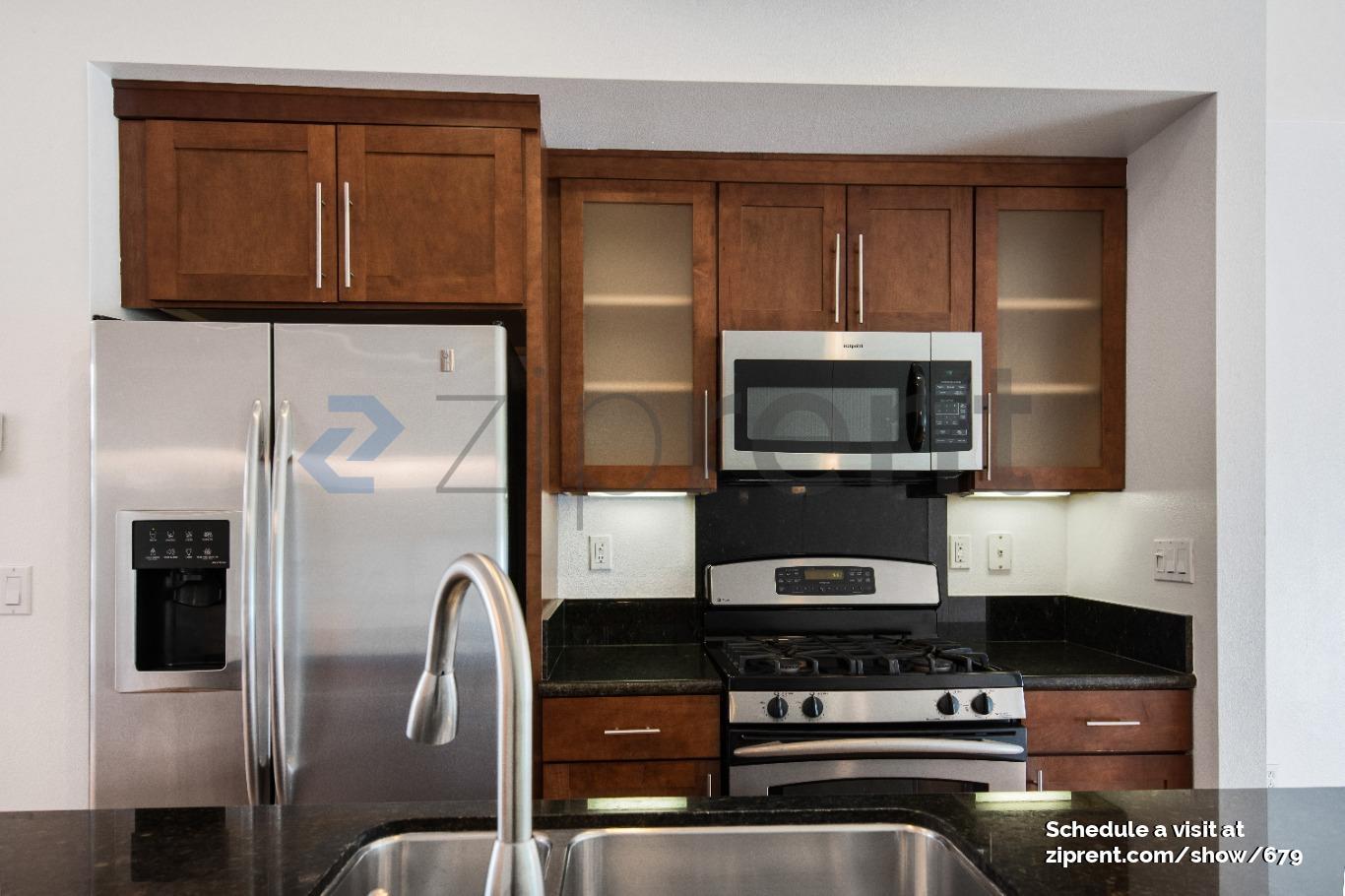 Building Photo - 1332 Powell St