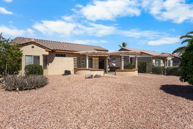Building Photo - Sun City Grand Home