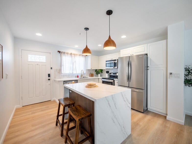 Building Photo - 1020 Kakala St