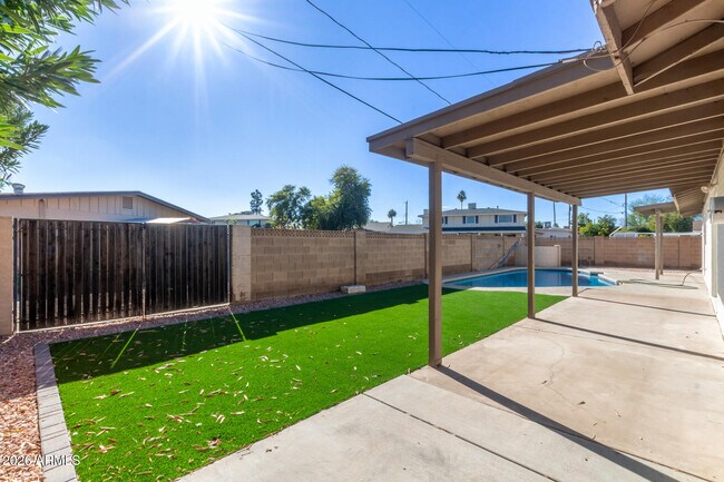 Building Photo - 1103 E Palmcroft Dr