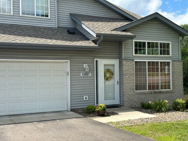 Building Photo - 12957 Echo Ln