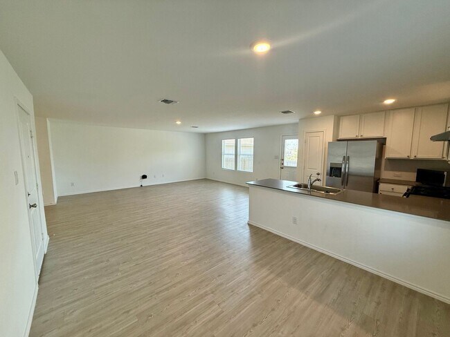 Building Photo - 6679 Cibolo Springs