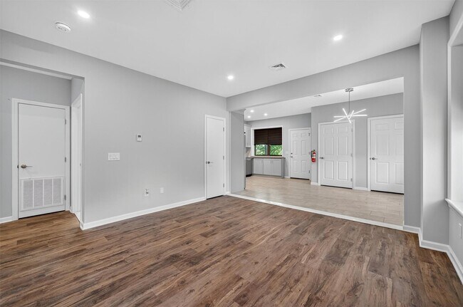 Building Photo - 90 Linden Ave
