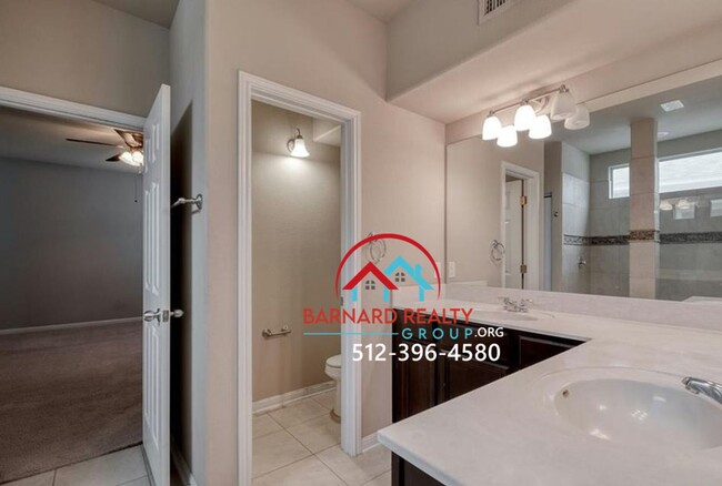 Building Photo - Available Now: 3 bed/2 Bath in Desirable B...