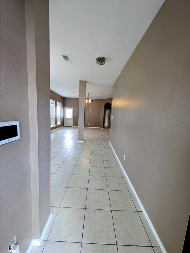 Building Photo - 16626 Williamhurst Ln