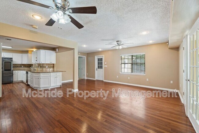 Building Photo - 539 Hunterdale Rd