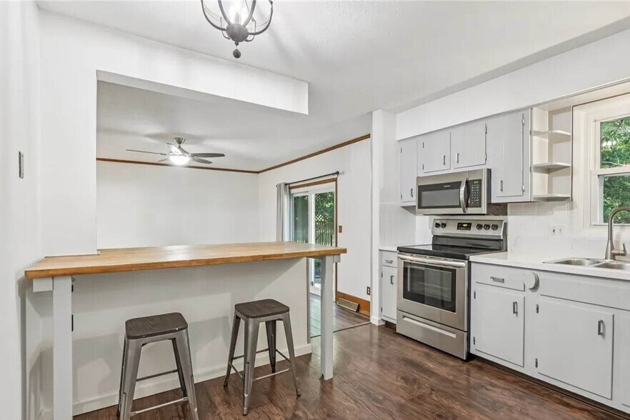 Building Photo - 244 Atterbury Blvd