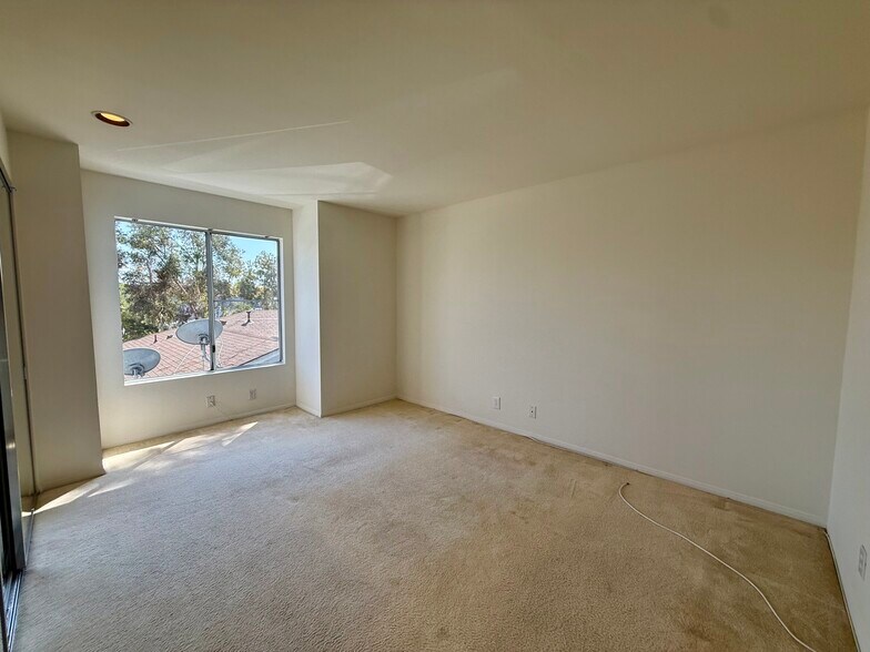 Building Photo - 1937 Euclid St