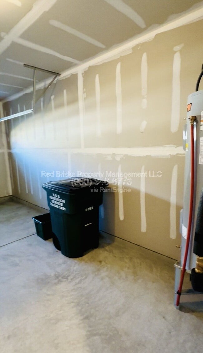 Building Photo - 8131 Murray Br Dr