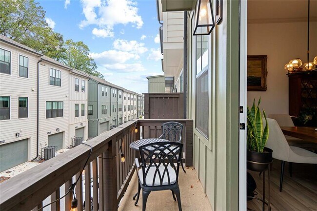 Building Photo - 1328 Breezy St SE