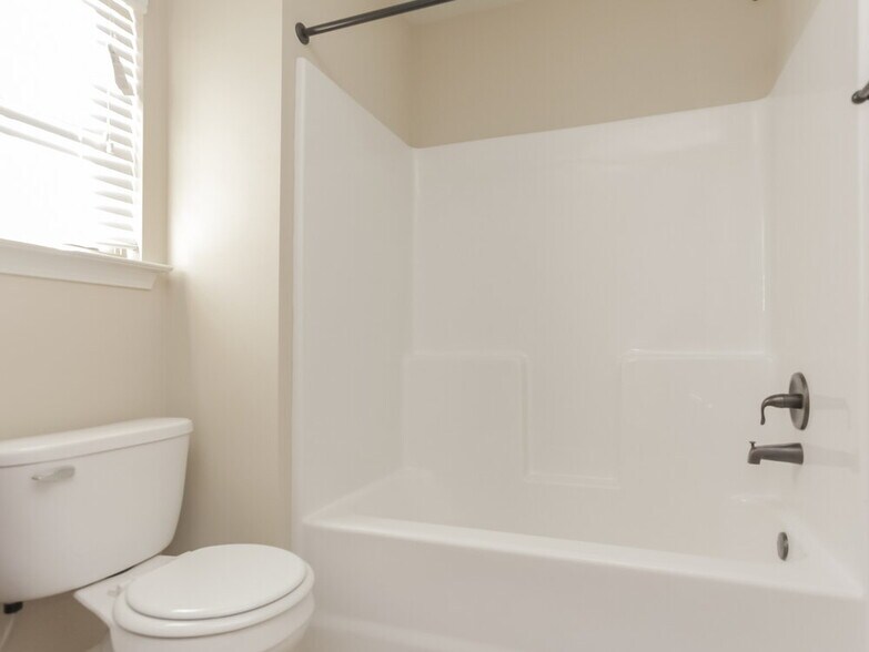 Building Photo - 8078 Baron Dr