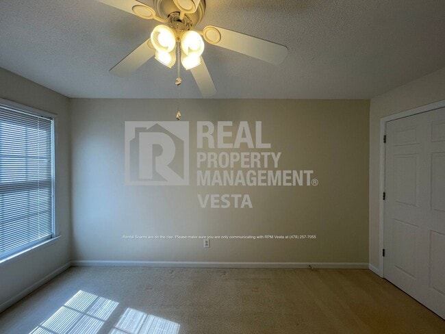 Building Photo - 425 Ashville Dr