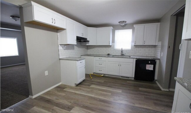 Building Photo - 3 br, 1 bath House - 26209 Belanger St