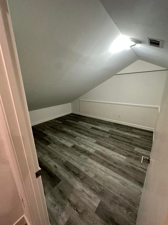 Building Photo - 10300 Hidden Springs Ct