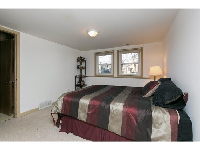 Building Photo - 1900 Atkins St