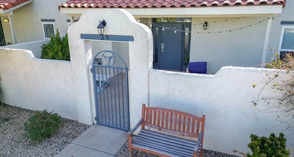 Building Photo - 2 Bedroom Townhouse in a Resort Style Community! All Utilities Included!