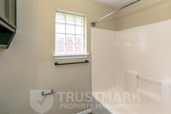 Building Photo - 5406 Shawn Dr