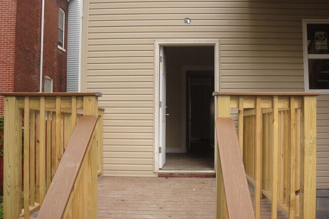 Building Photo - 7218 Meade St
