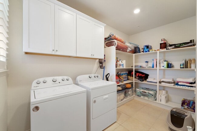 Building Photo - Gorgeous 4 Bedroom 3 bath in Northlake