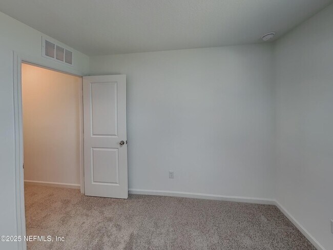 Building Photo - 594 Holly Lks Dr