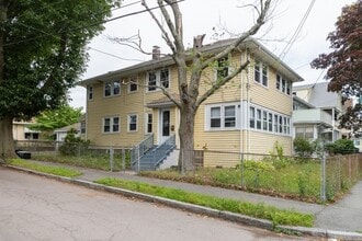 Building Photo - 70 Hobart St