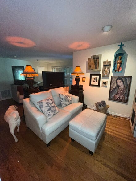 Building Photo - 315 Bomar Pl