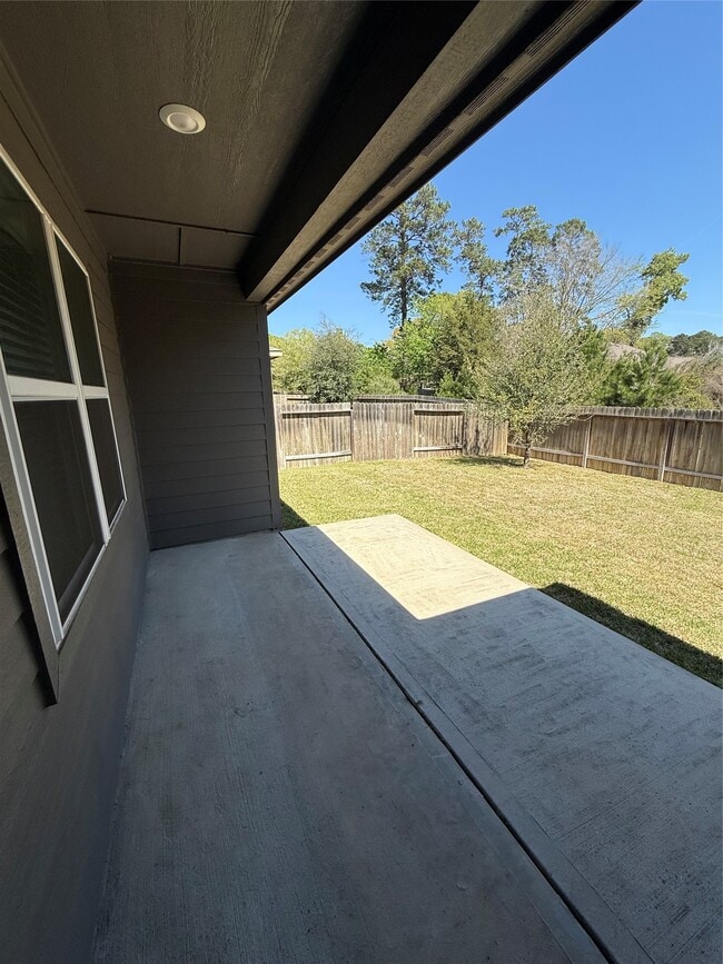 Building Photo - 8985 Oval Glass St