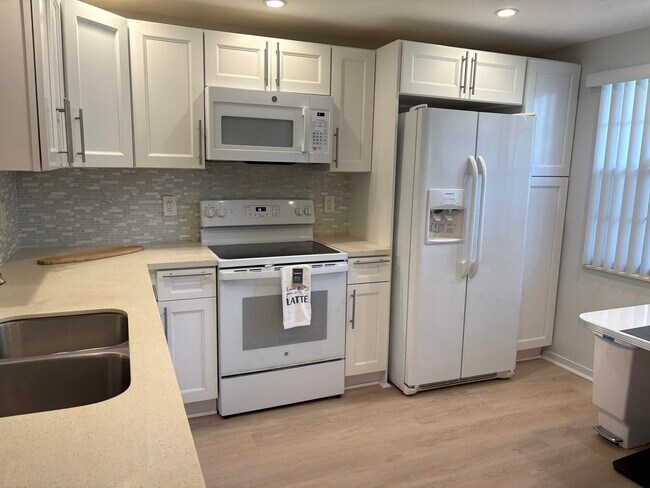 Primary Photo - 2303 Lucaya Ln