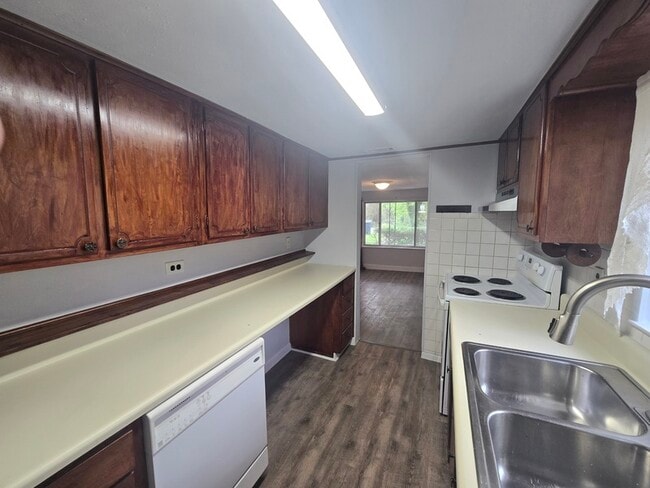 Building Photo - 1007 Olsen Ave