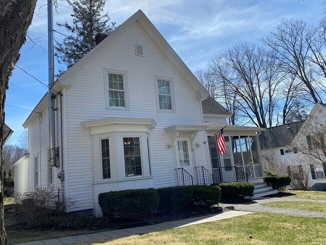 Building Photo - 74 Moore Ave