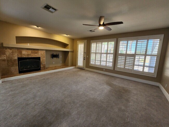 Building Photo - Beautifully Upgraded Southern Highlands Ga...