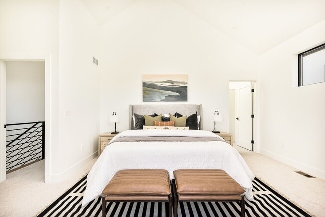 Building Photo - LUX 3BD, 4BA Sunnyside Home with Office and 2-Car Garage