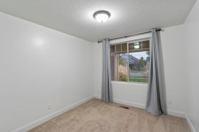 Building Photo - 5070 W Torana Dr