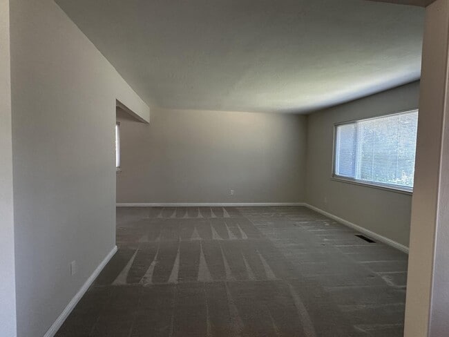 Building Photo - 2035 Dorsch Rd