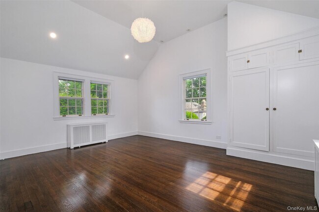 Building Photo - 7 Axtell Dr