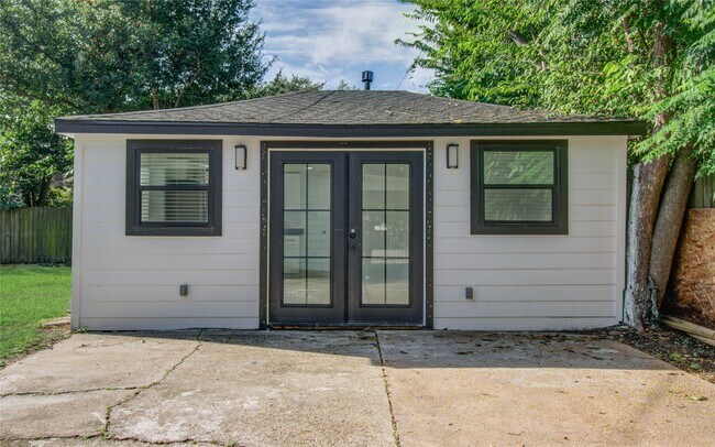 Building Photo - 7530 Park Pl Blvd