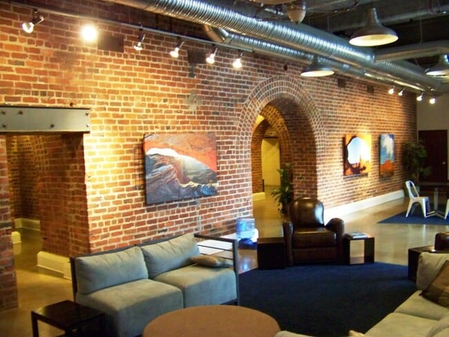 Building Photo - 1 BR / 1 BA Fabulous, One Bedroom in Manchester, Available June 1st!