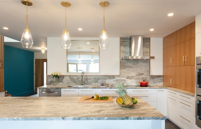 Building Photo - Stunning Designer-Renovated 4BR/3BA Single-Family Home in Outer Sunset, Just Blocks from Ocean Be...