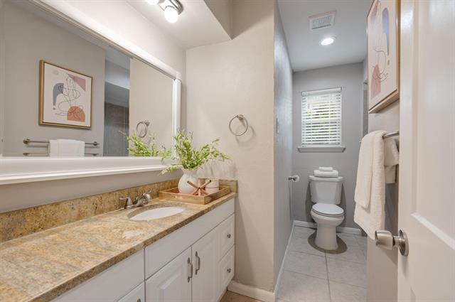 Building Photo - 9811 Kingsman Dr