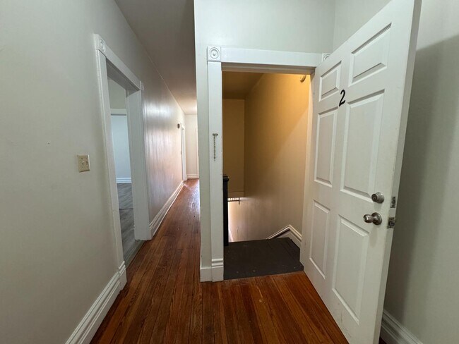 Building Photo - 301 W Beverley St