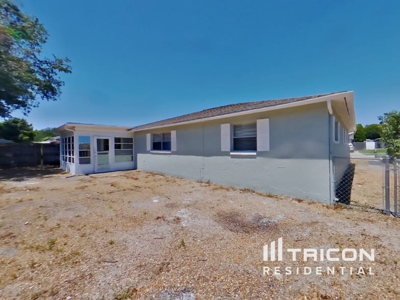 Building Photo - 6214 Hopewell Dr