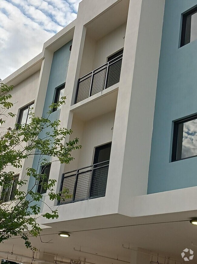 Building Photo - 29 Palmetto Dr