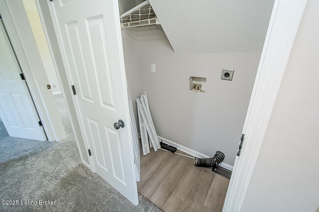 Building Photo - 6305 Leisure Ln