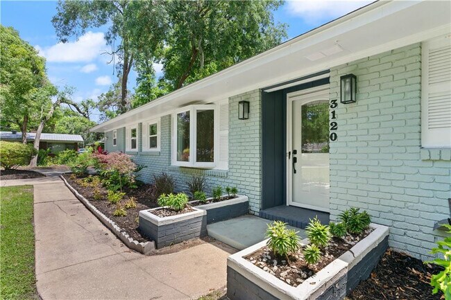Building Photo - 3120 Willow Ave