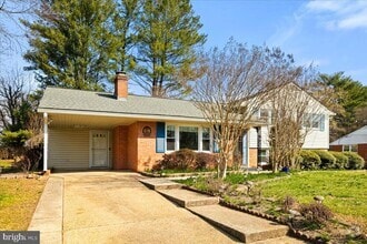 Building Photo - 8016 Gosport Ln