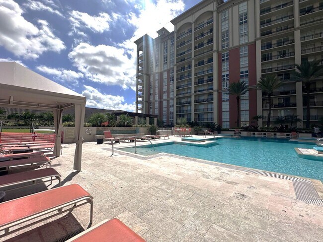 Building Photo - 550 Okeechobee Blvd