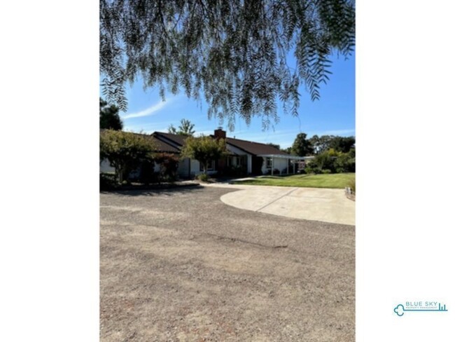 Building Photo - Ranch Style Home