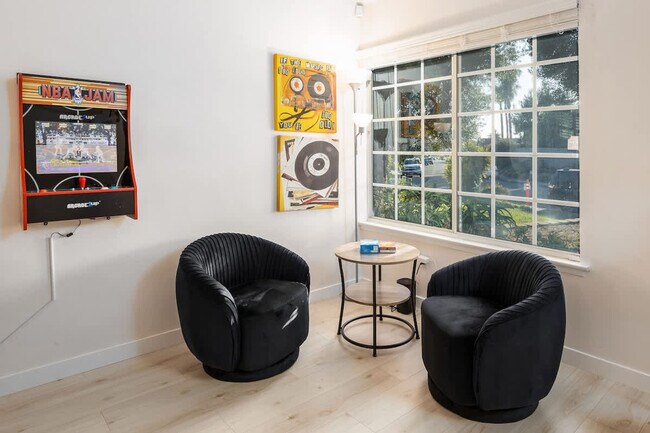 Building Photo - 12779 Calma Ct